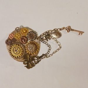 Steampunk pin
